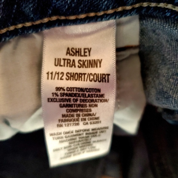 Aeropostale Jeans 11/12short - Picture 3 of 3